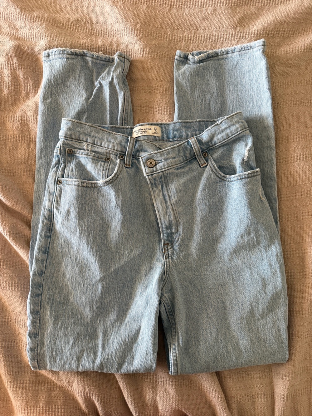 Abercrombie 90’s straight ultra high rise jeans